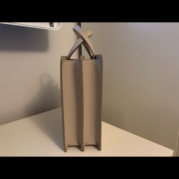 UNIQLO Tote - Picture 4 of 4